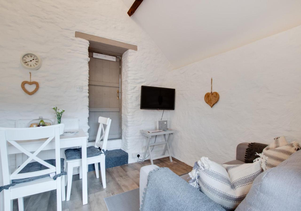 Love Cottage Combe Martin Exterior photo